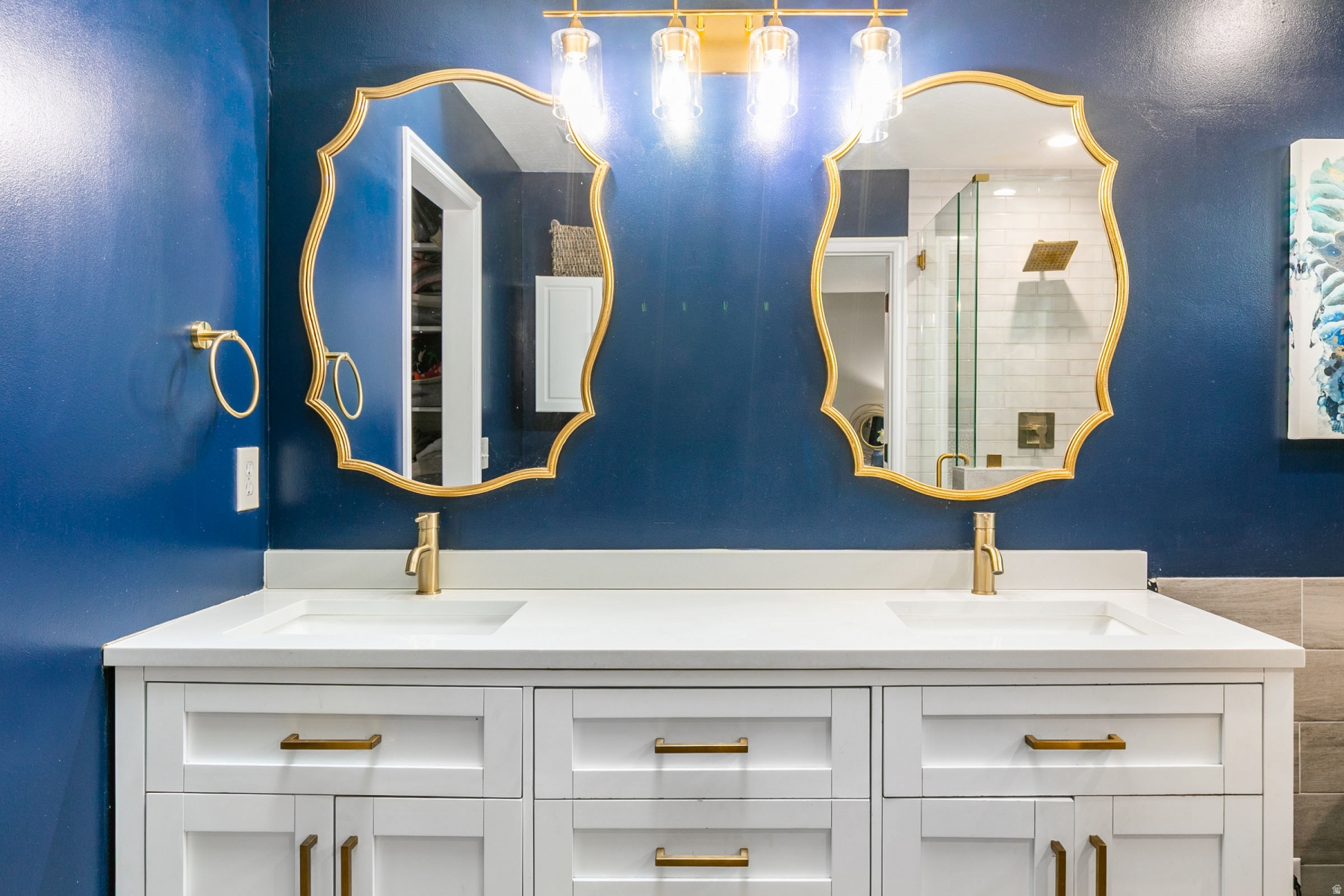 MILL HOLLOW - Residential