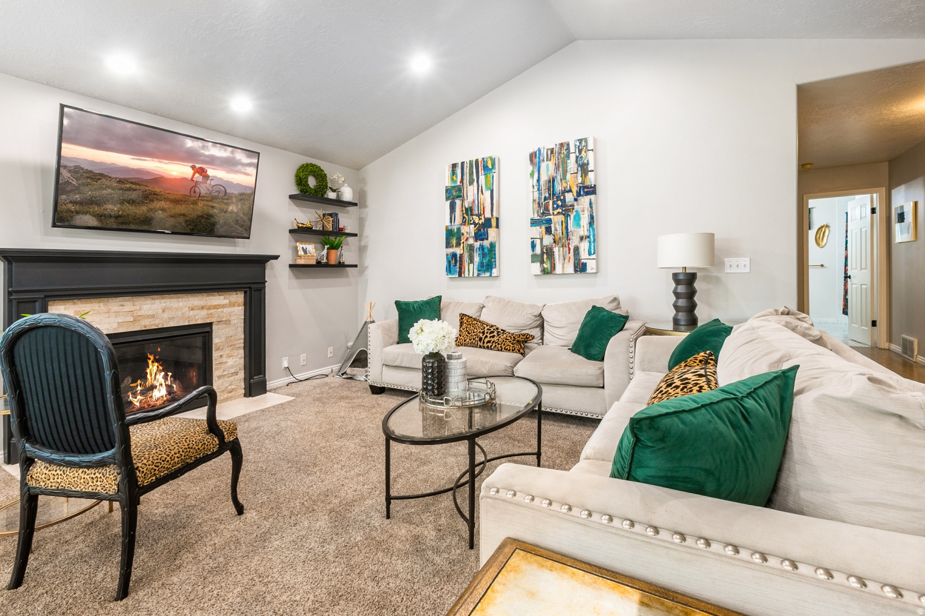 MILL HOLLOW - Residential