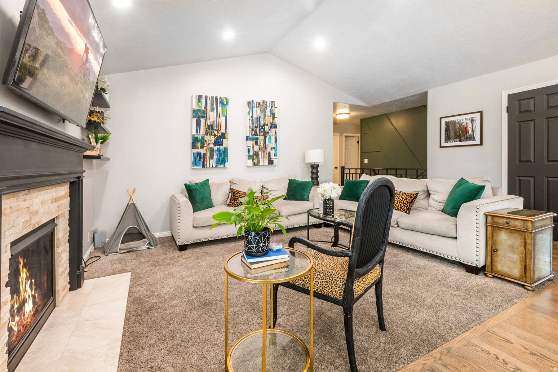 MILL HOLLOW - Residential