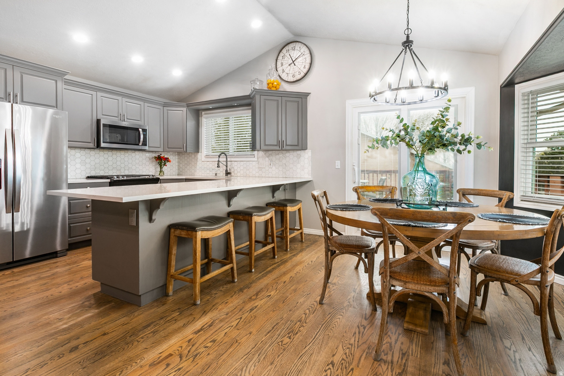 MILL HOLLOW - Residential