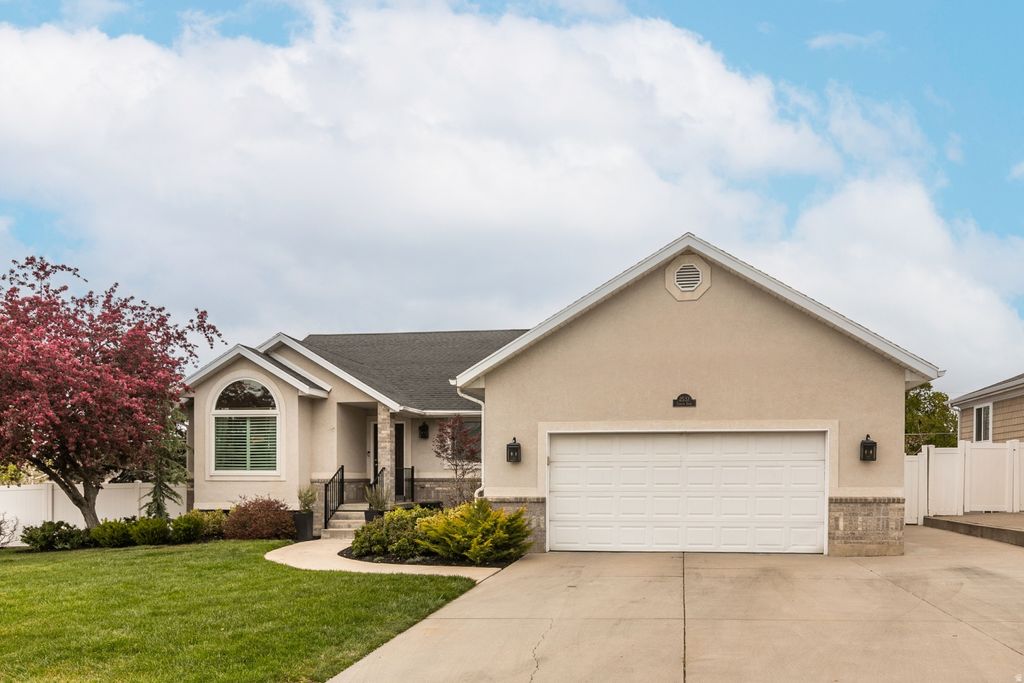 Photo of 2537 E CUPECOY DR, Cottonwood Heights, UT 84121 (MLS # 2152778)
