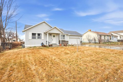 Tiny photo for 847 E UINTAH AVE, Tooele, UT 84074 (MLS # 2138940)