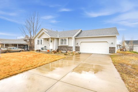 Tiny photo for 847 E UINTAH AVE, Tooele, UT 84074 (MLS # 2138940)