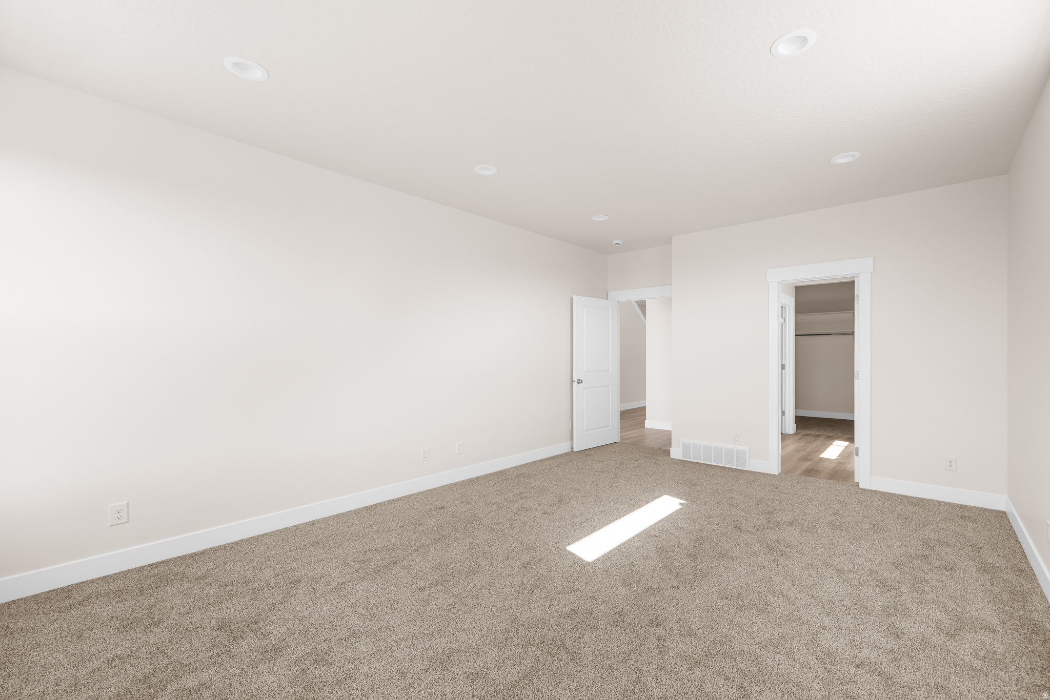 OAKRIDGE COVE - Residential