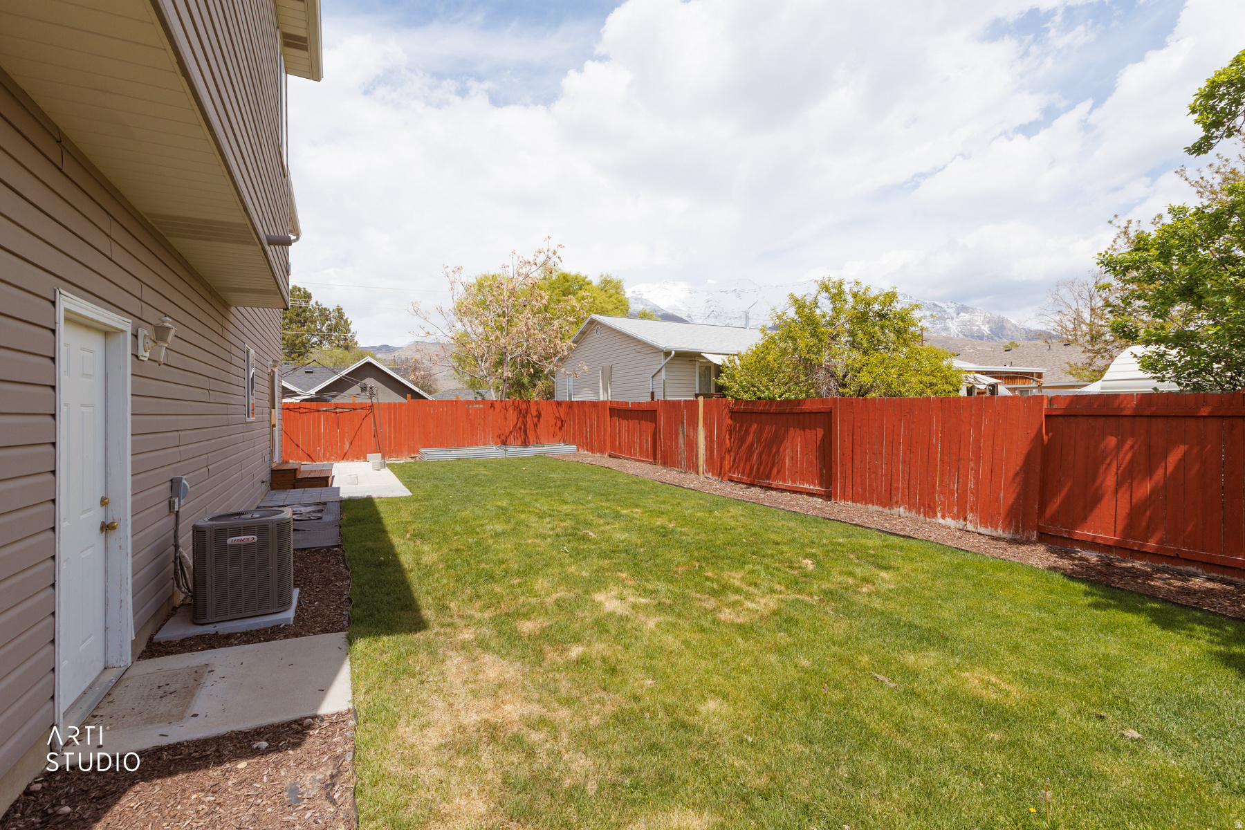 GORDONS COR - Residential