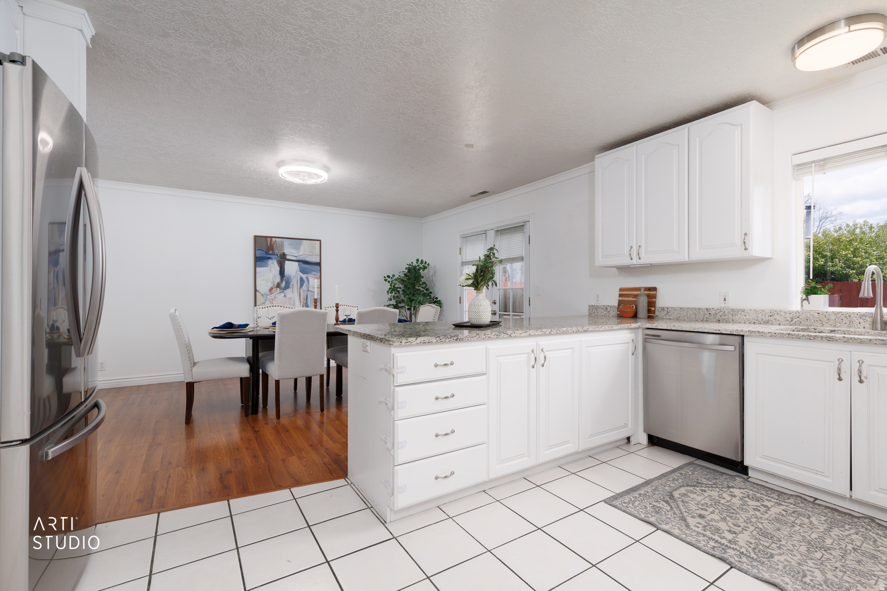 GORDONS COR - Residential