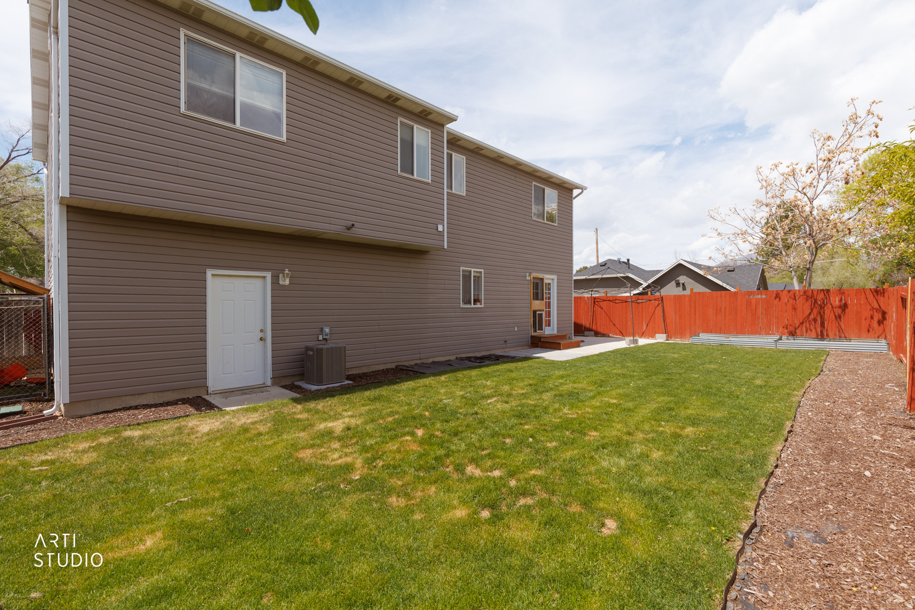 GORDONS COR - Residential