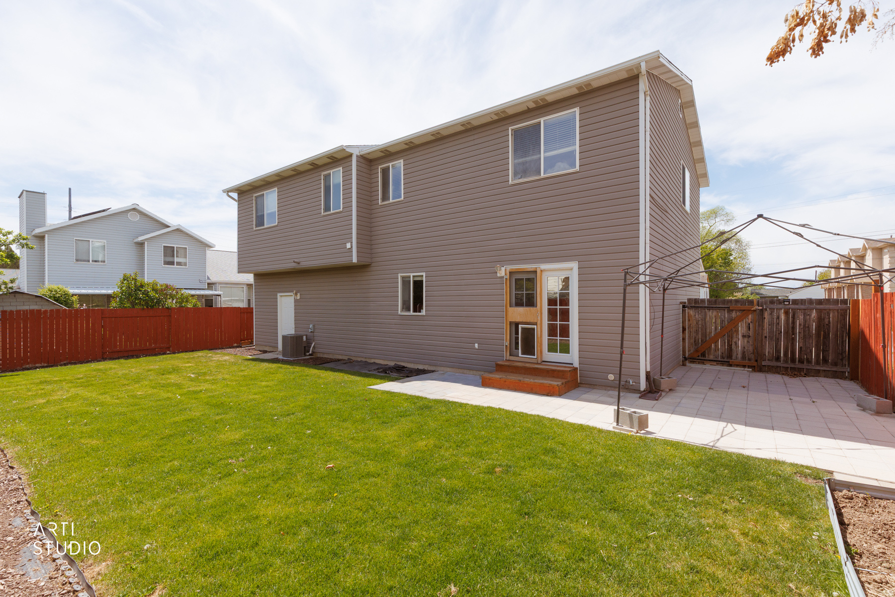 GORDONS COR - Residential