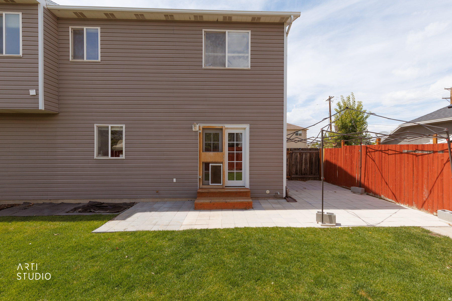 GORDONS COR - Residential