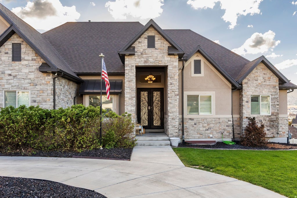 Photo of 14612 S BONNIE JEAN LN W, Herriman, UT 84096 (MLS # 2186648)