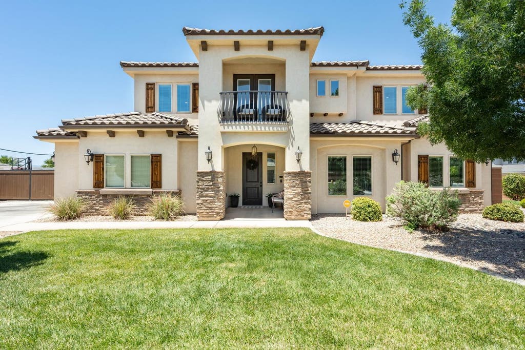 Photo of 3145 E HOLLY DR, Saint George, UT 84790 (MLS # 2164988)