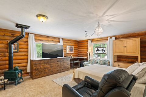 Tiny photo for 986 E 2290 N, Monroe, UT 84754 (MLS # 2135412)