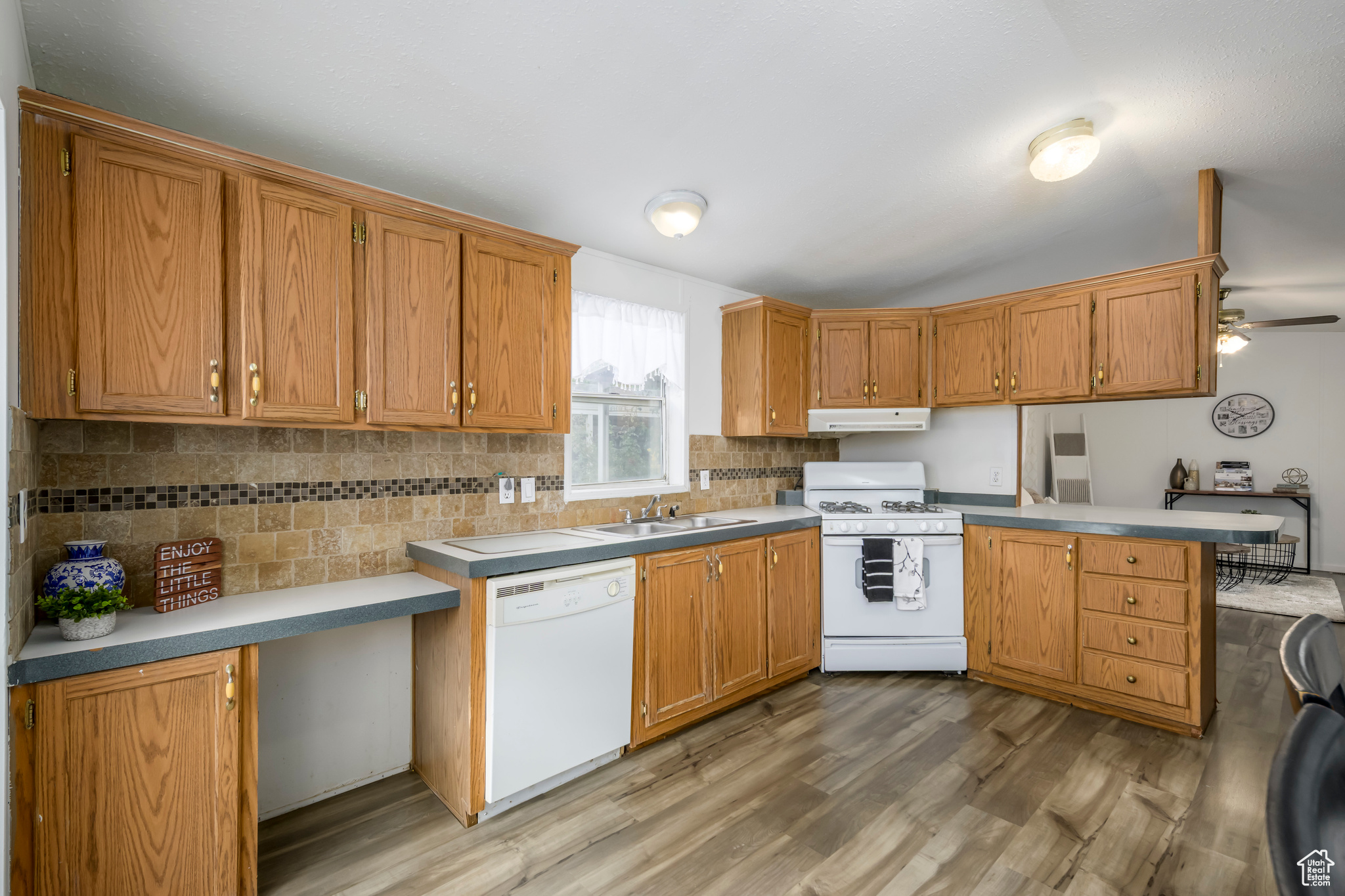 CRESCENTWOOD - Residential