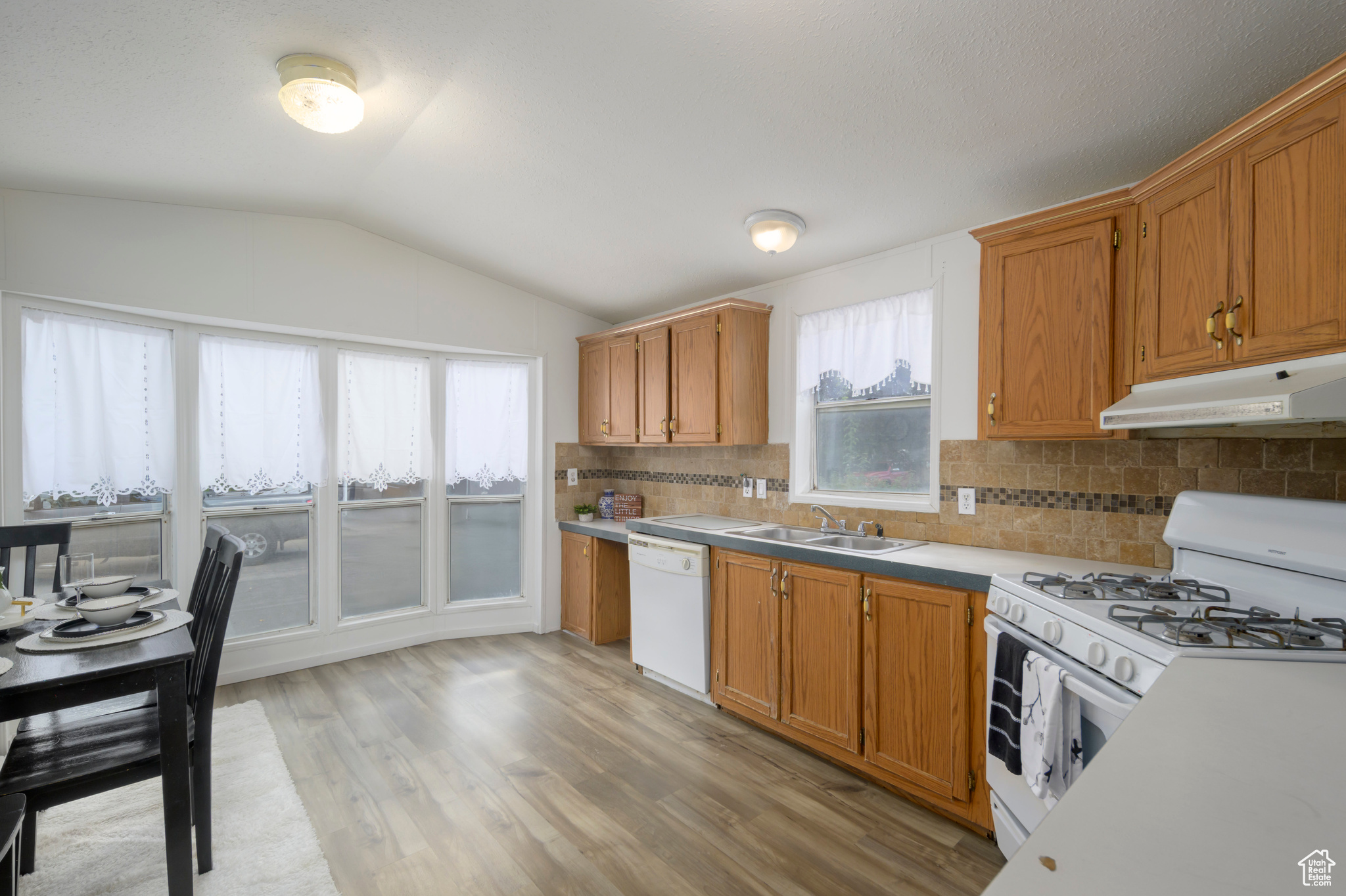 CRESCENTWOOD - Residential