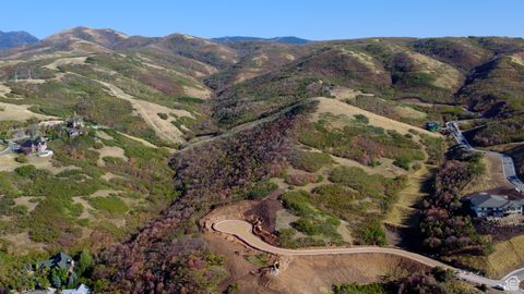 Photo of 1443 E COVE CREST CT #1406, North Salt Lake, UT 84054 (MLS # 2075300)