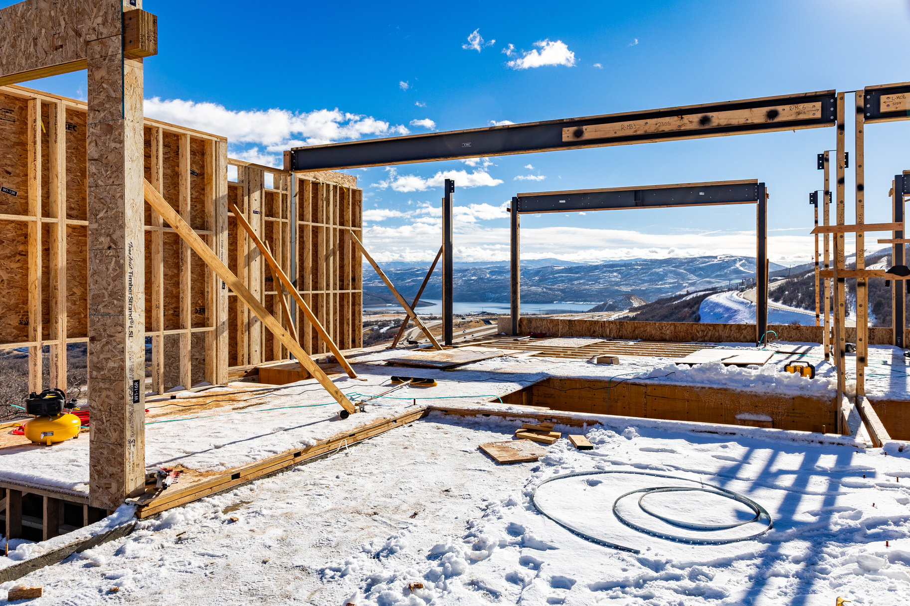 VELVAERE - Residential Income