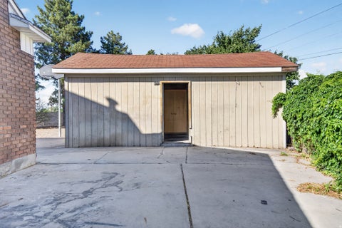 Tiny photo for 5473 S WALDEN WOOD CIR W, Murray, UT 84123 (MLS # 2169180)