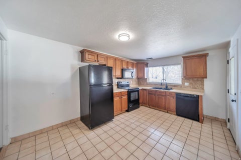 Tiny photo for 2969 S 625 W, Bountiful, UT 84010 (MLS # 2182214)