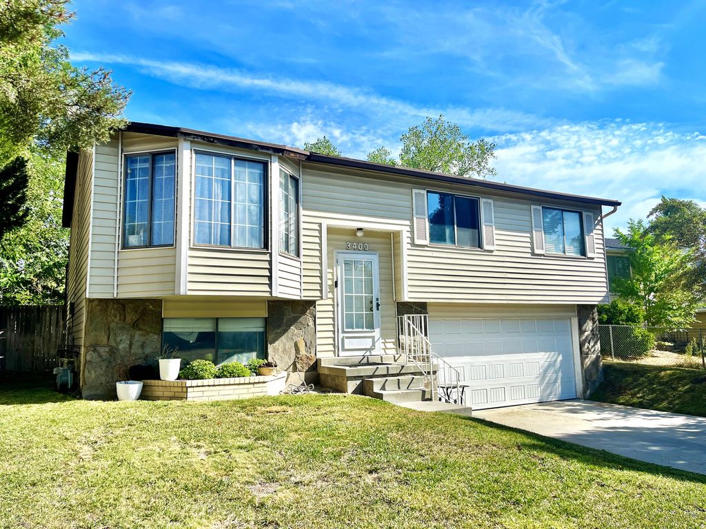 Photo of 3400 W 5620 S, Salt Lake City, UT 84129 (MLS # 2131827)