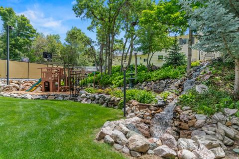 Tiny photo for 789 E SHERWOOD DR, Kaysville, UT 84037 (MLS # 2161708)