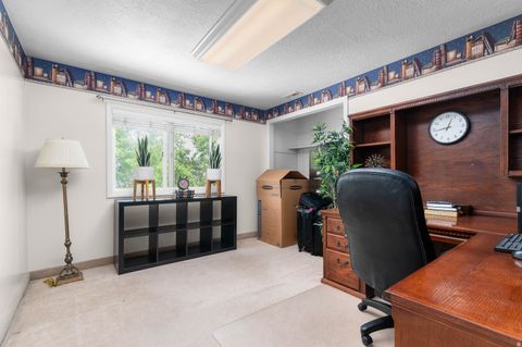 Tiny photo for 789 E SHERWOOD DR, Kaysville, UT 84037 (MLS # 2161708)