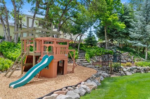 Tiny photo for 789 E SHERWOOD DR, Kaysville, UT 84037 (MLS # 2161708)
