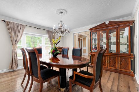Tiny photo for 789 E SHERWOOD DR, Kaysville, UT 84037 (MLS # 2161708)