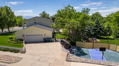 Tiny photo for 789 E SHERWOOD DR, Kaysville, UT 84037 (MLS # 2161708)