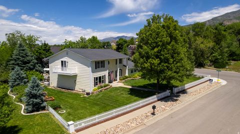 Tiny photo for 789 E SHERWOOD DR, Kaysville, UT 84037 (MLS # 2161708)