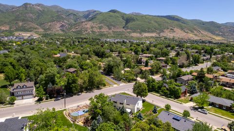 Tiny photo for 789 E SHERWOOD DR, Kaysville, UT 84037 (MLS # 2161708)