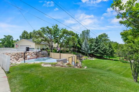 Tiny photo for 789 E SHERWOOD DR, Kaysville, UT 84037 (MLS # 2161708)