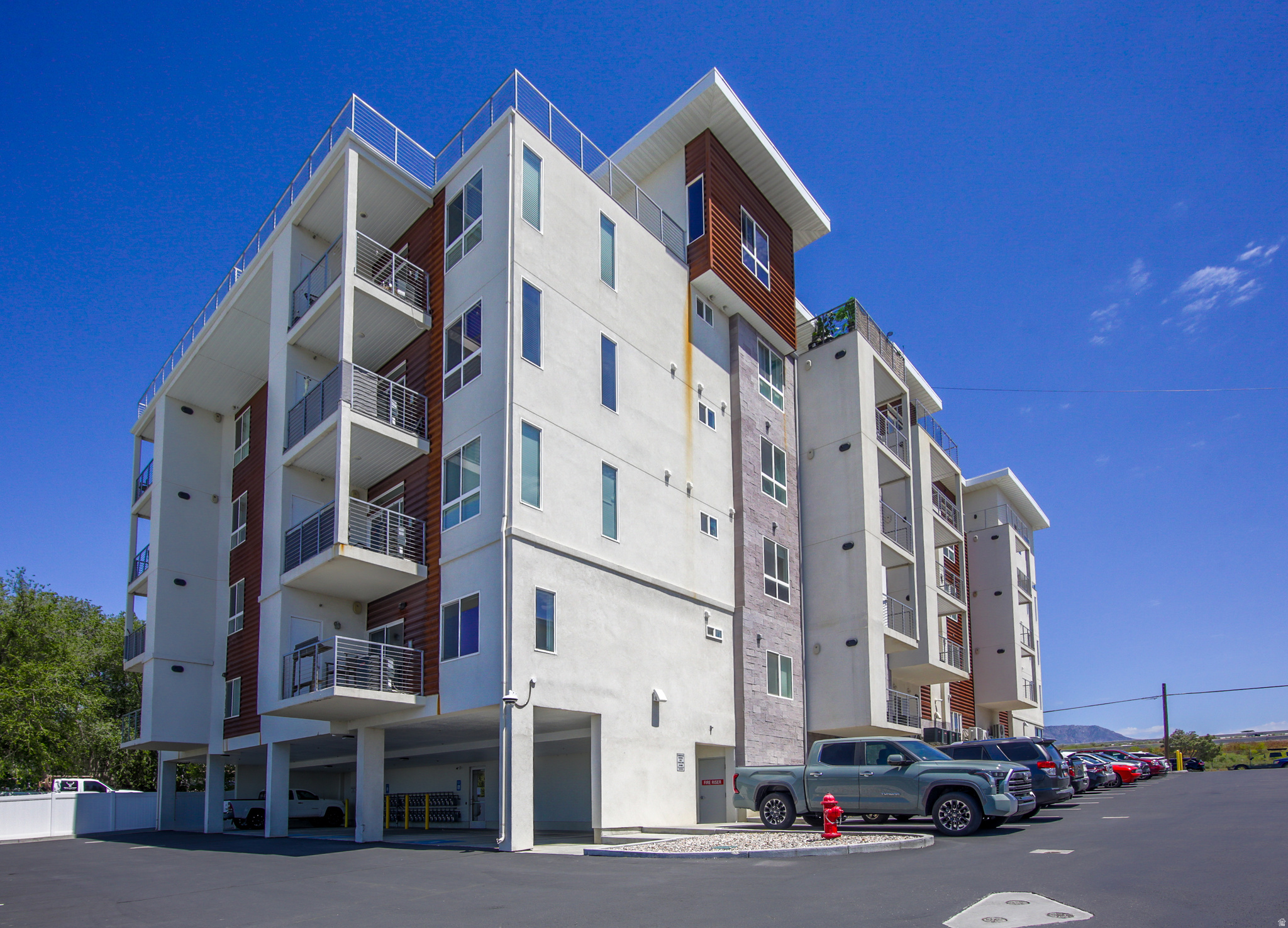 FALCON RIDGE - Residential