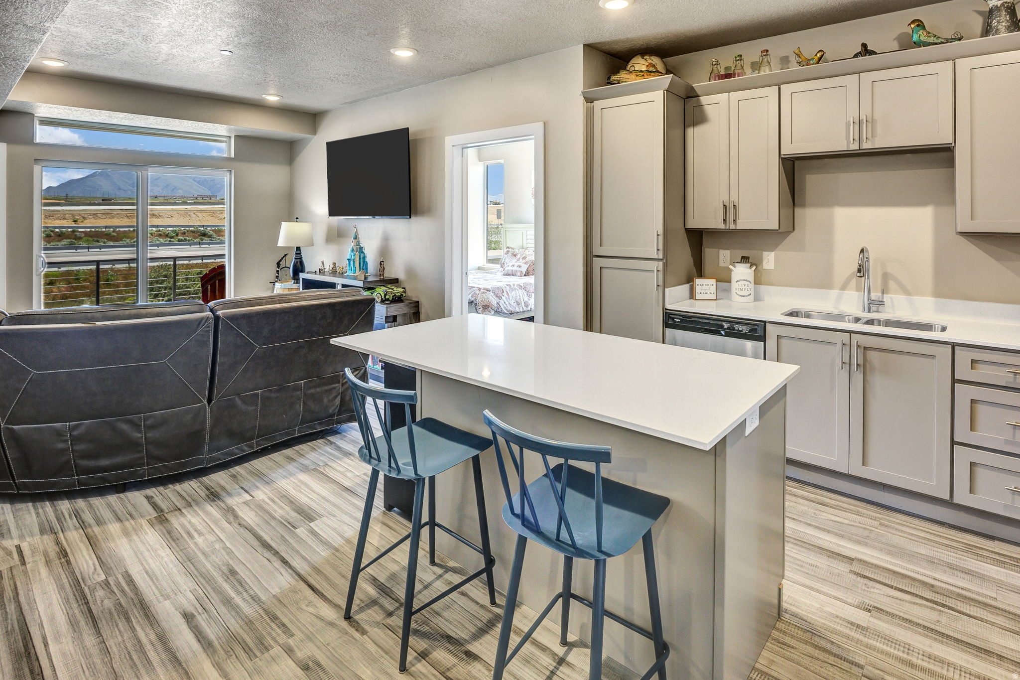 FALCON RIDGE - Residential