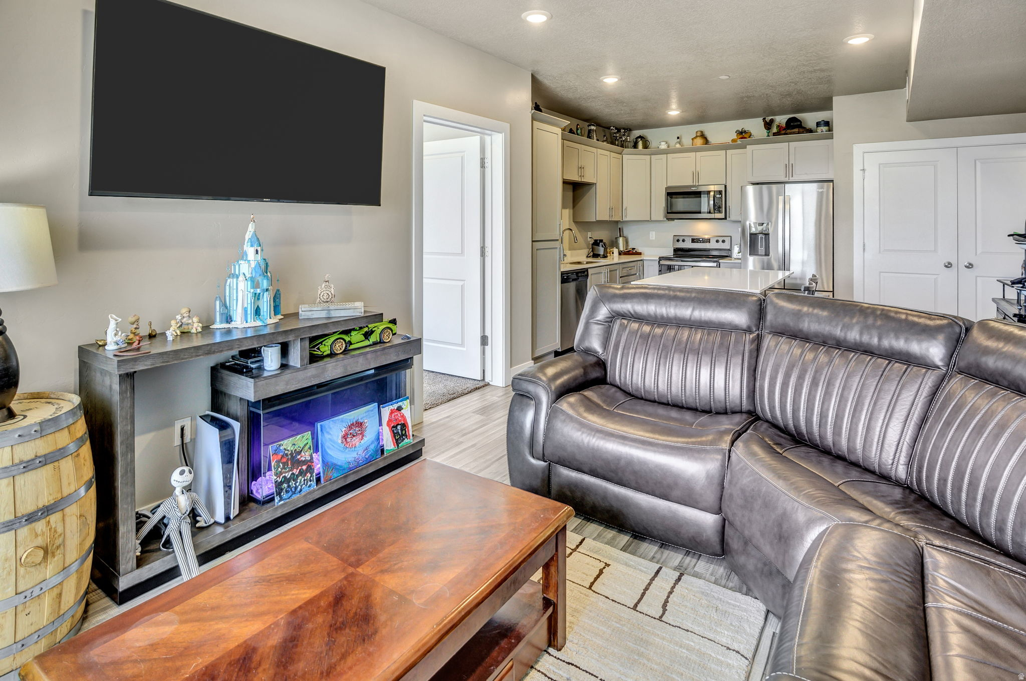 FALCON RIDGE - Residential
