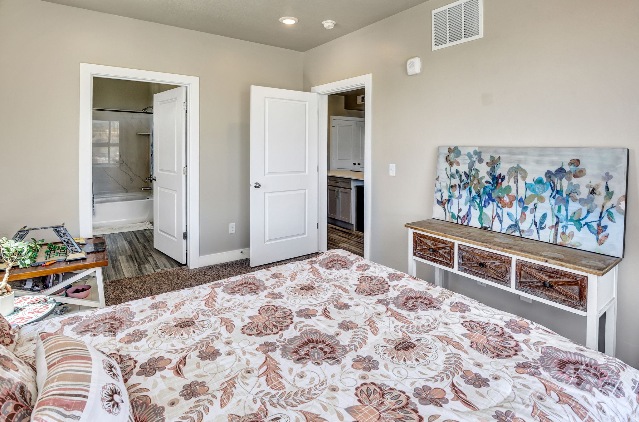 FALCON RIDGE - Residential