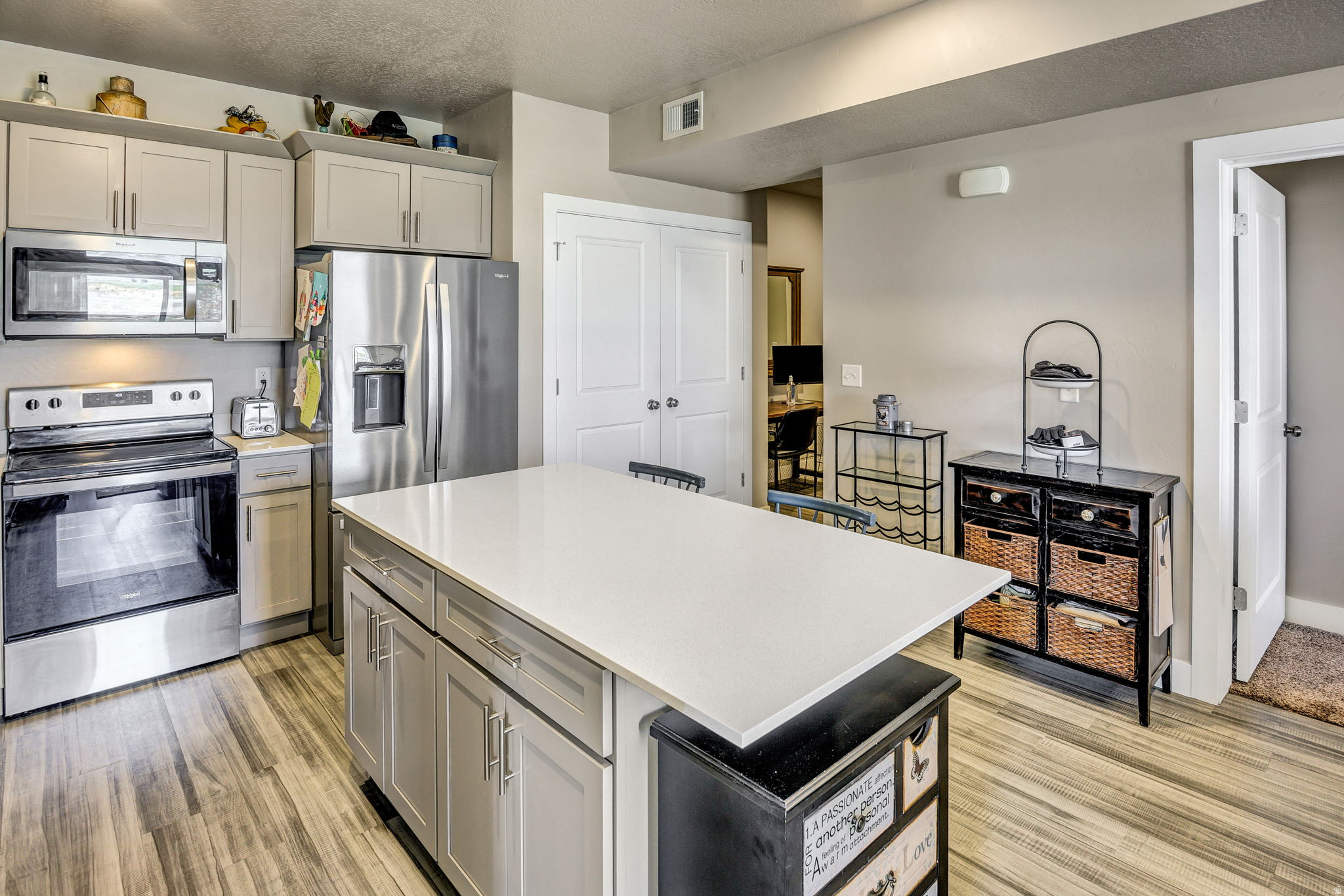 FALCON RIDGE - Residential