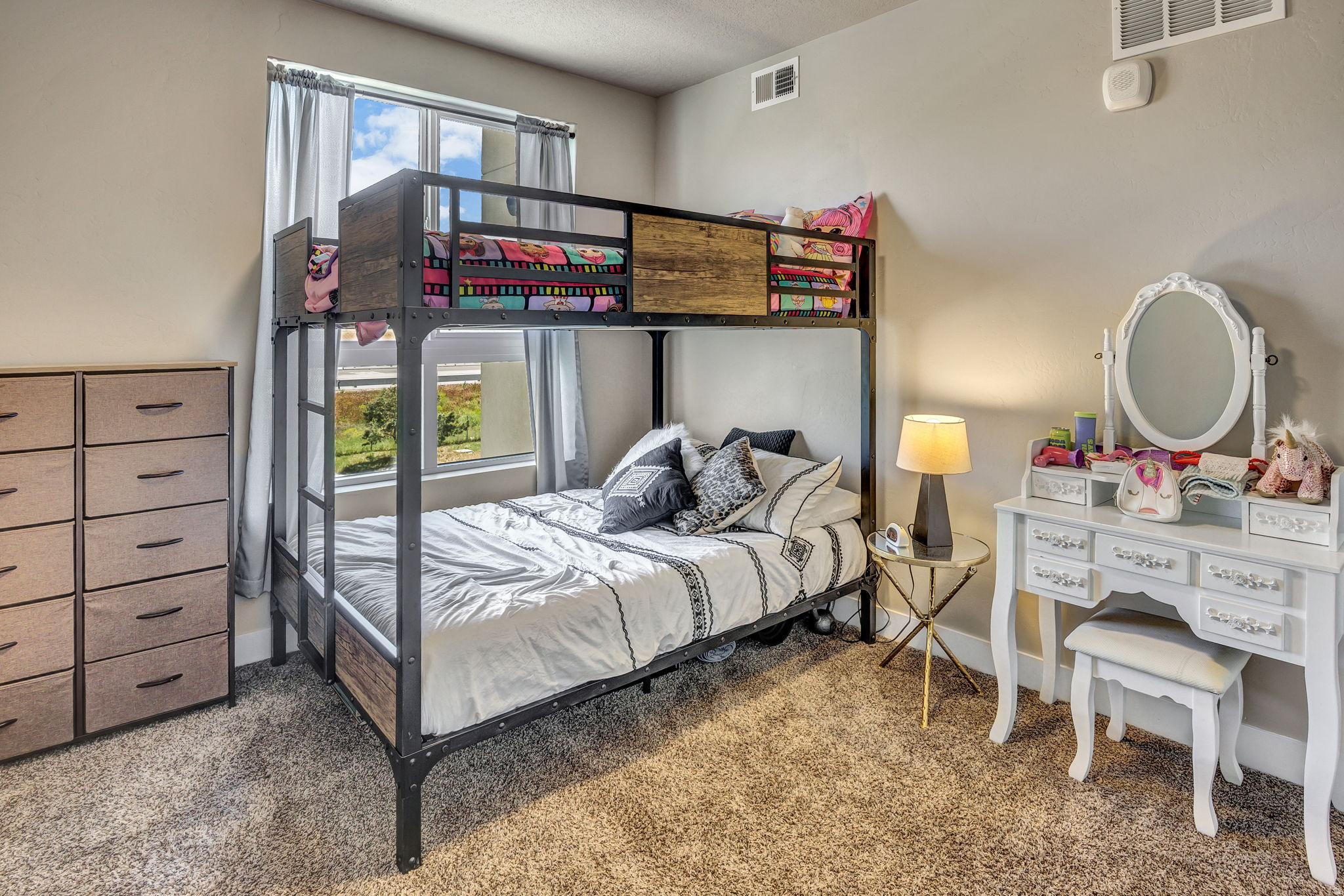 FALCON RIDGE - Residential