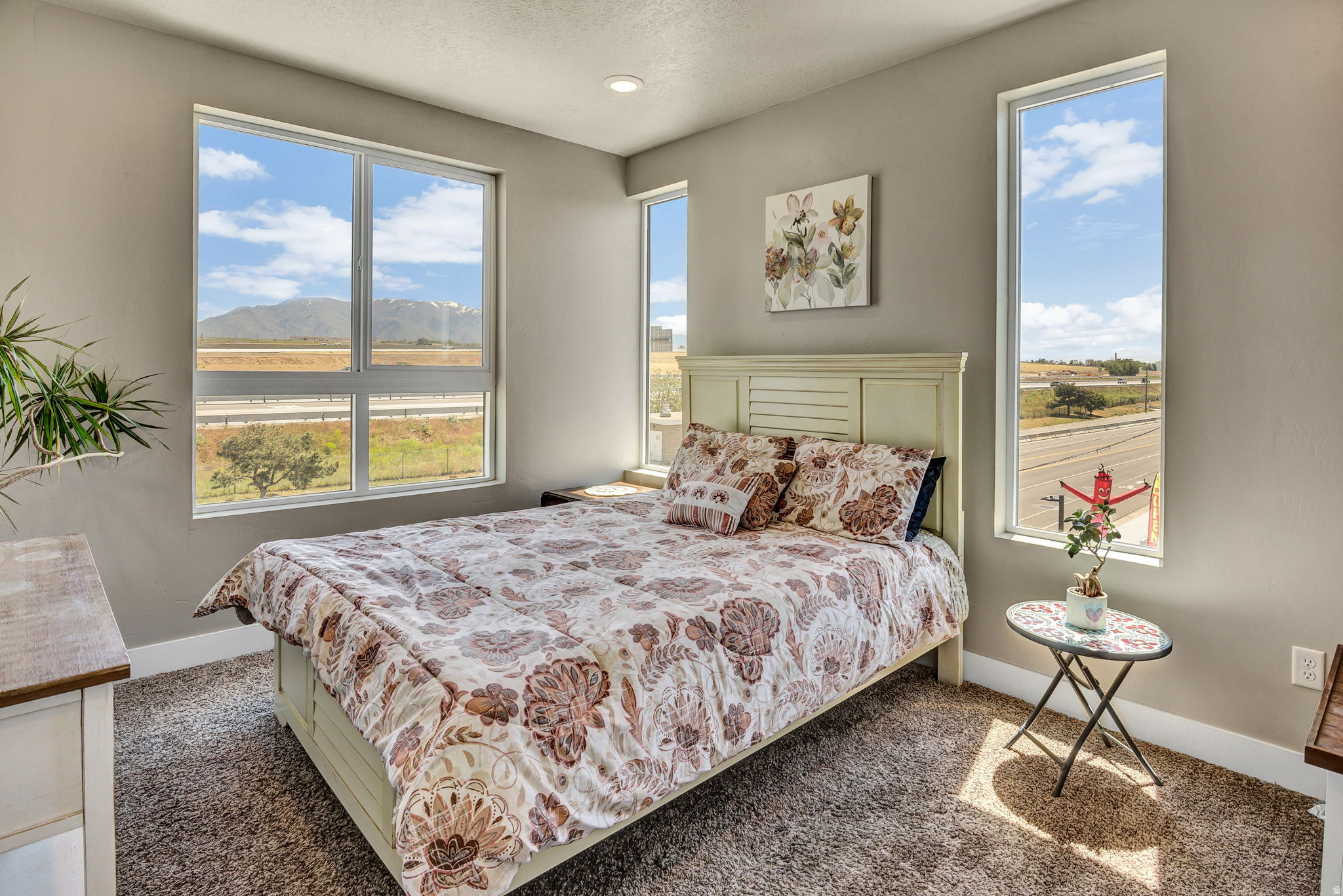 FALCON RIDGE - Residential