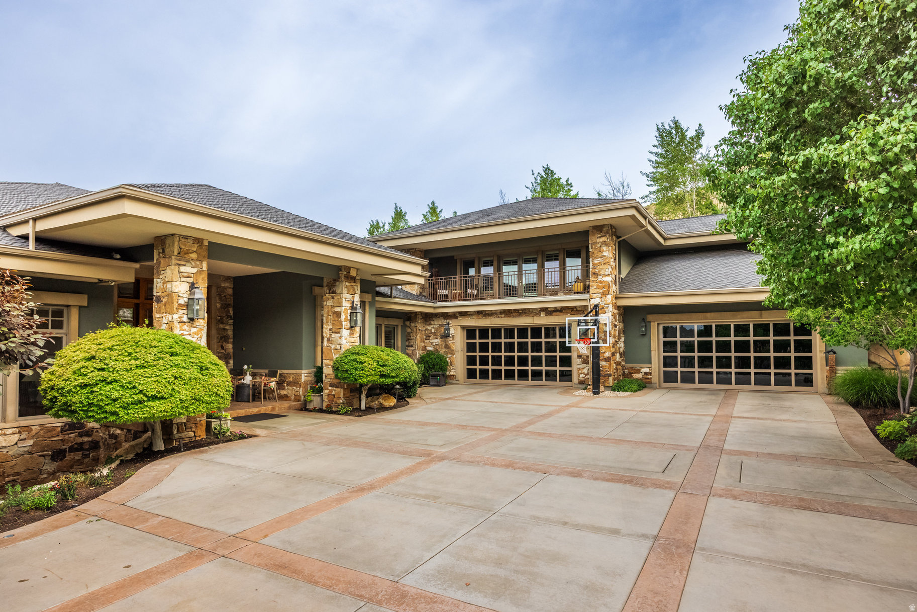 SCENIC CIRCLE - Residential