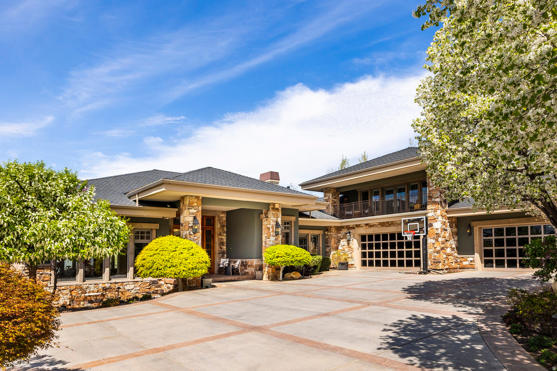 SCENIC CIRCLE - Residential