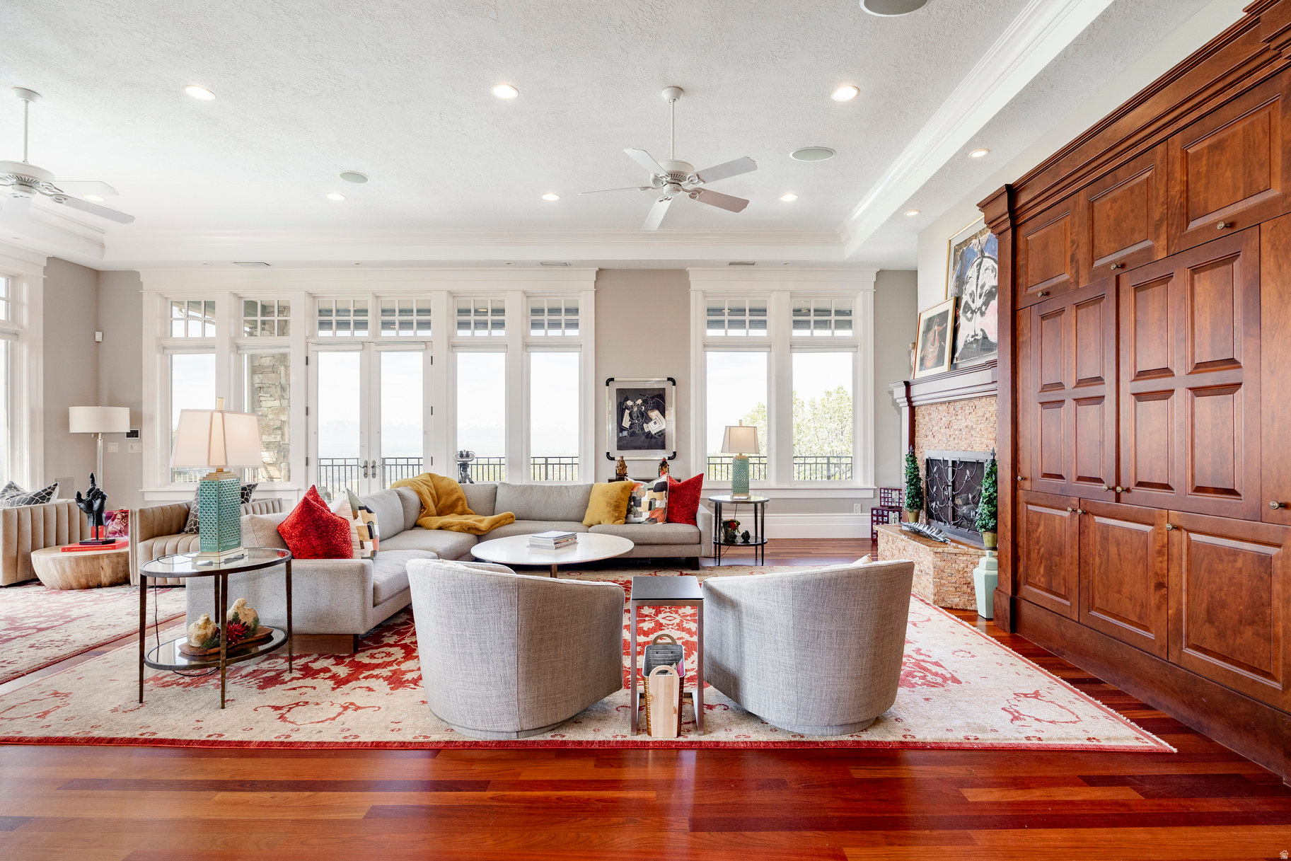 SCENIC CIRCLE - Residential