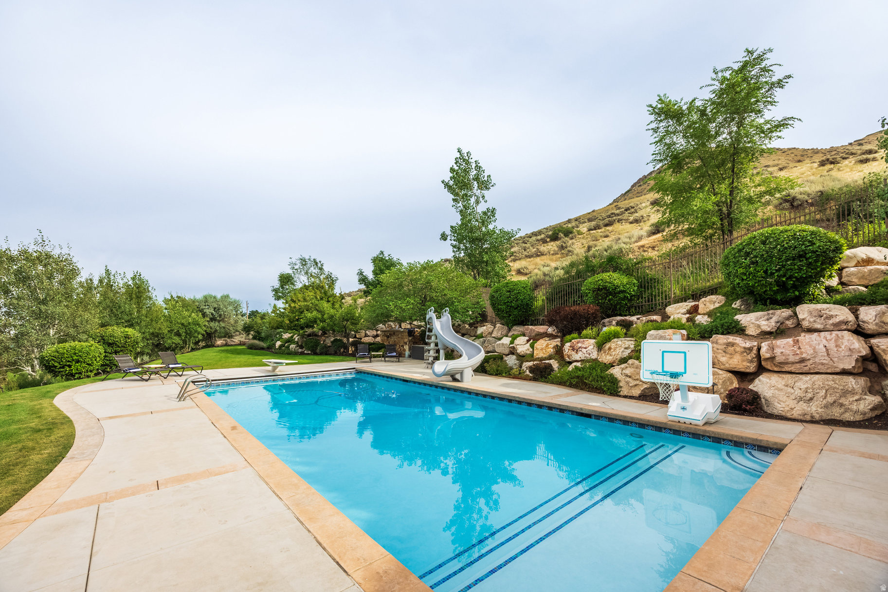 SCENIC CIRCLE - Residential