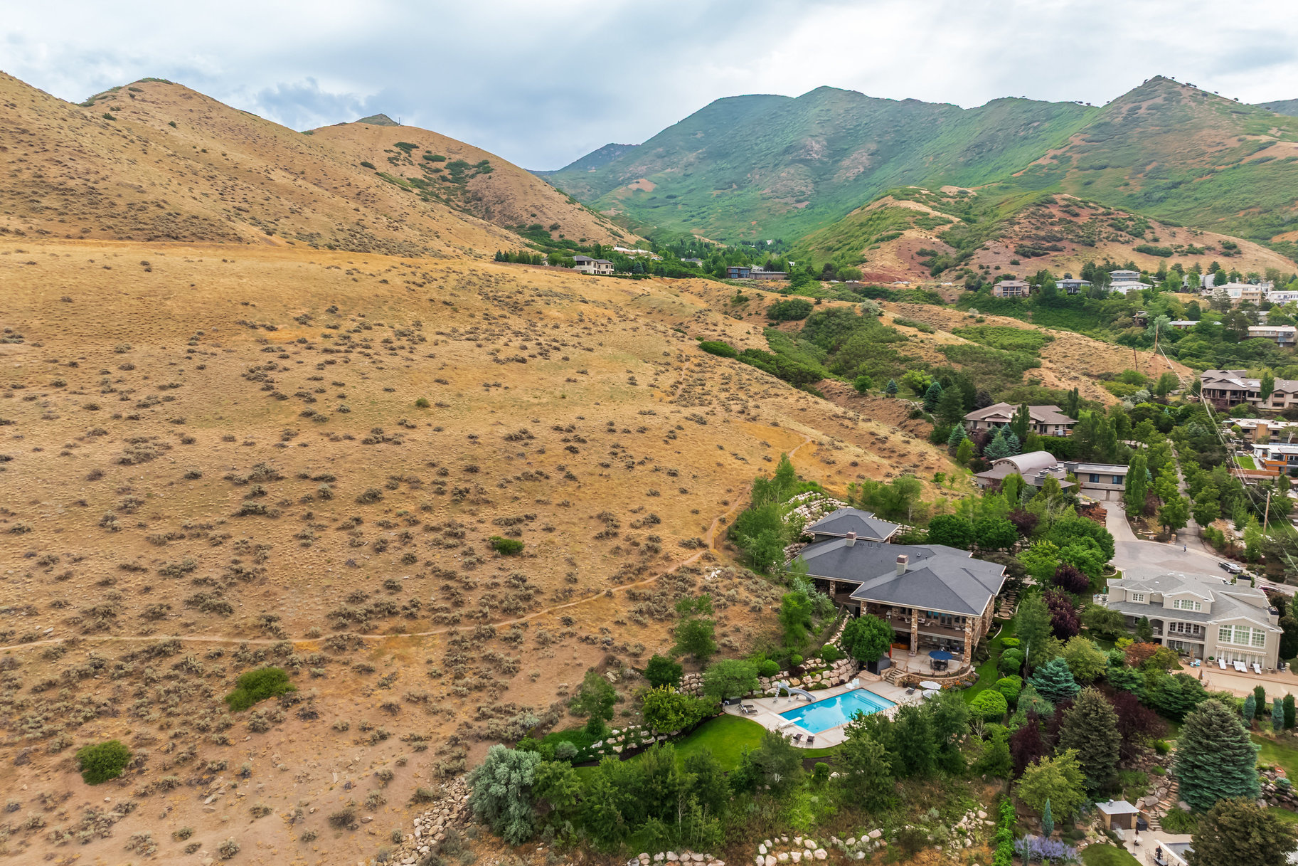 SCENIC CIRCLE - Residential