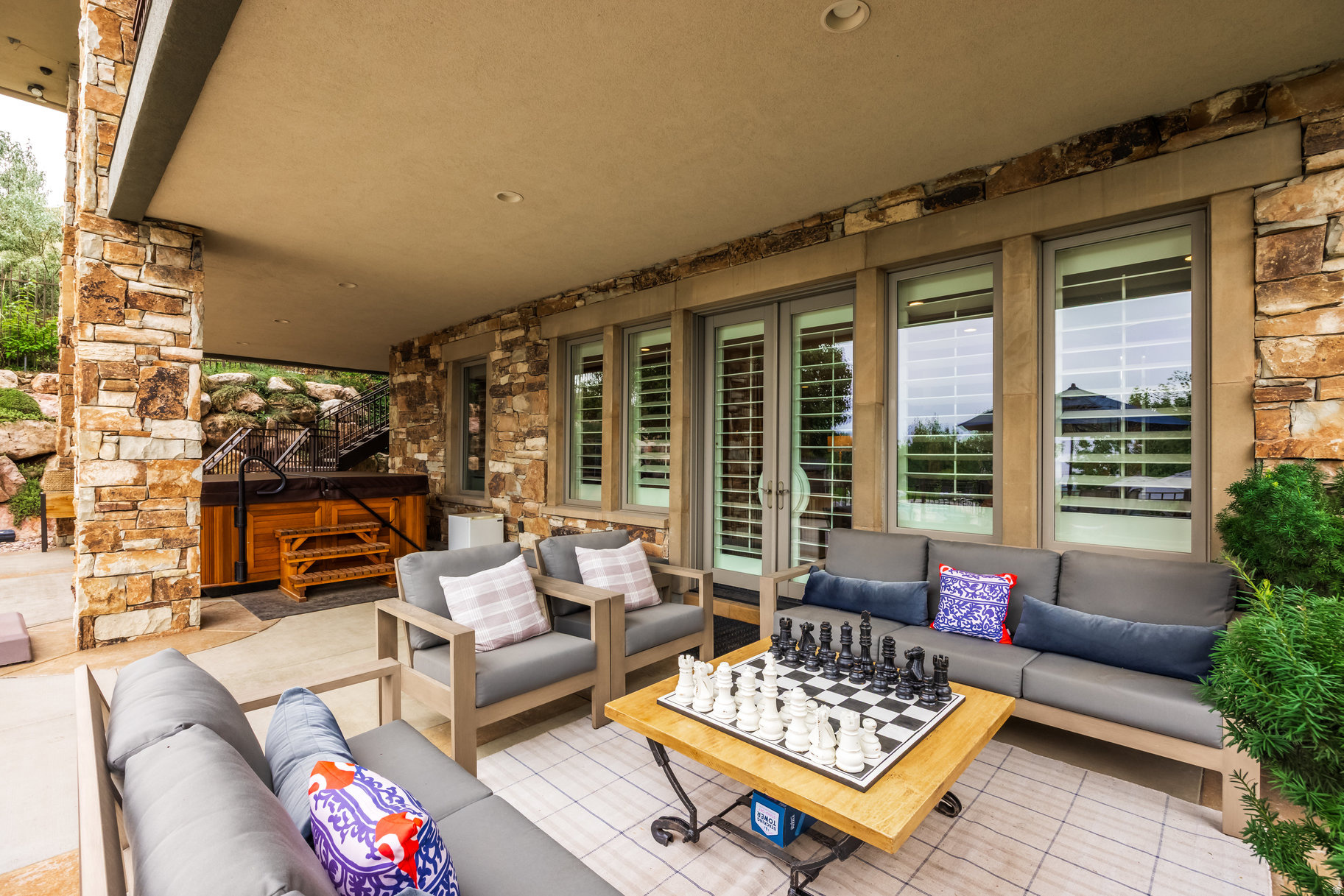 SCENIC CIRCLE - Residential