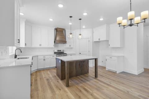 Tiny photo for 660 S 50 E, Hyde Park, UT 84341 (MLS # 2179129)