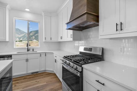 Tiny photo for 660 S 50 E, Hyde Park, UT 84341 (MLS # 2179129)