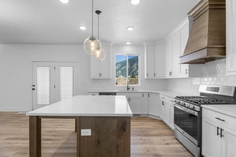 Tiny photo for 660 S 50 E, Hyde Park, UT 84341 (MLS # 2179129)