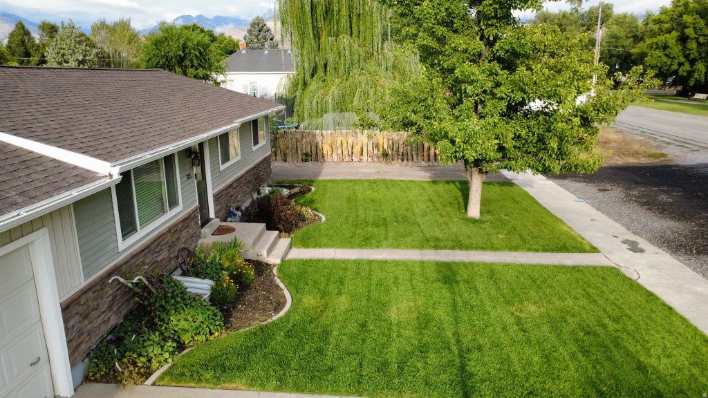 Photo of 335 W CENTER ST, Smithfield, UT 84335 (MLS # 2176820)