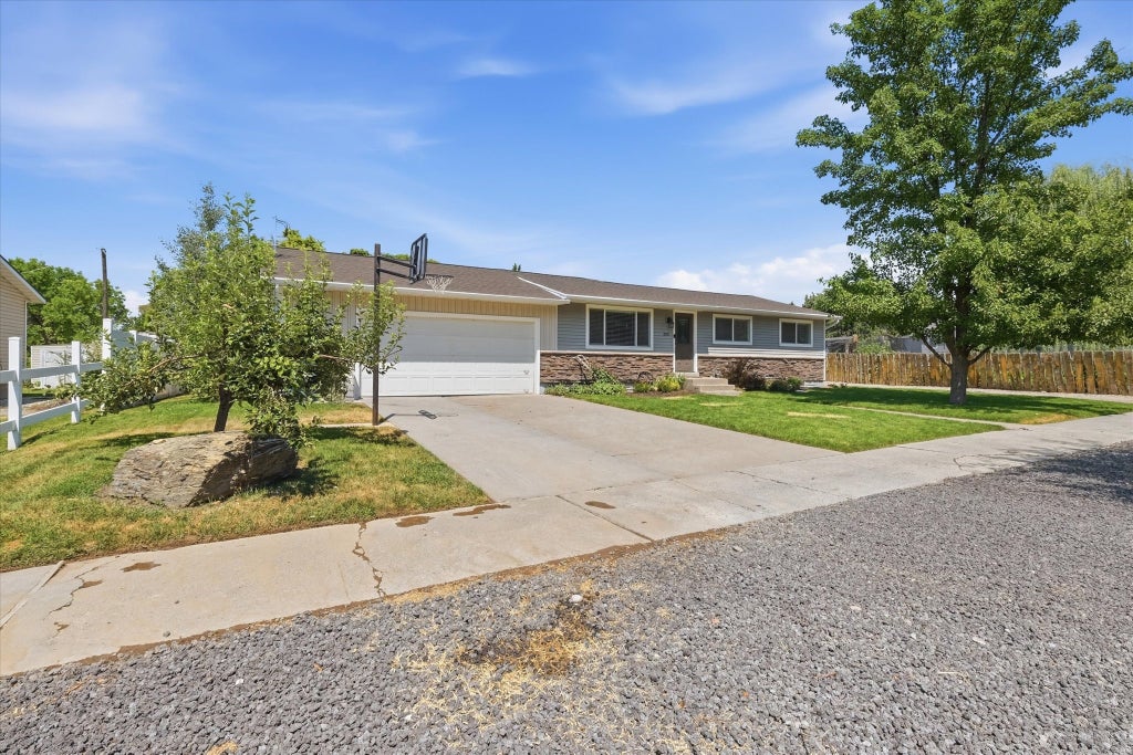 Photo of 335 W CENTER ST, Smithfield, UT 84335 (MLS # 2176820)