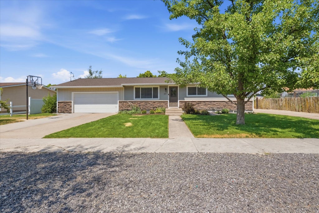 Photo of 335 W CENTER ST, Smithfield, UT 84335 (MLS # 2176820)